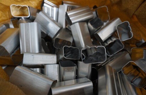 全自動(dòng)切割鋸