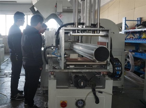鋁型材切割機(jī)人工操作