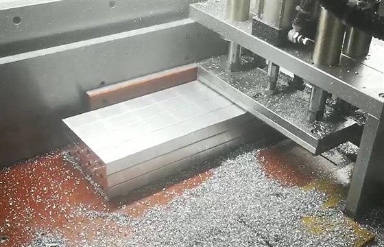 全自動(dòng)切鋁機(jī)